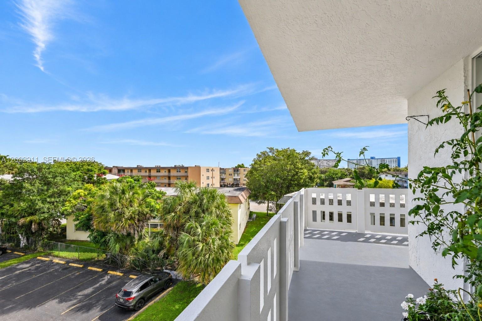 919 Hillcrest Dr # 401, Hollywood FL 33021 photo 5