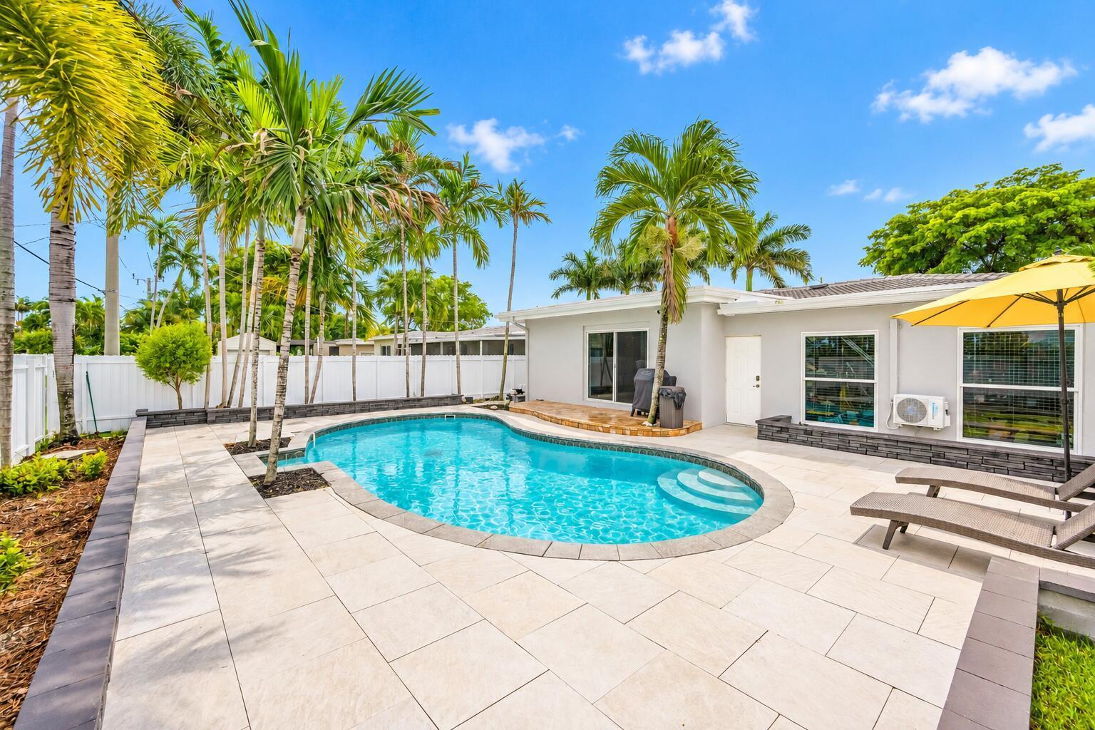 301 SE 3RD Terrace, Dania Beach FL 33004 photo 2