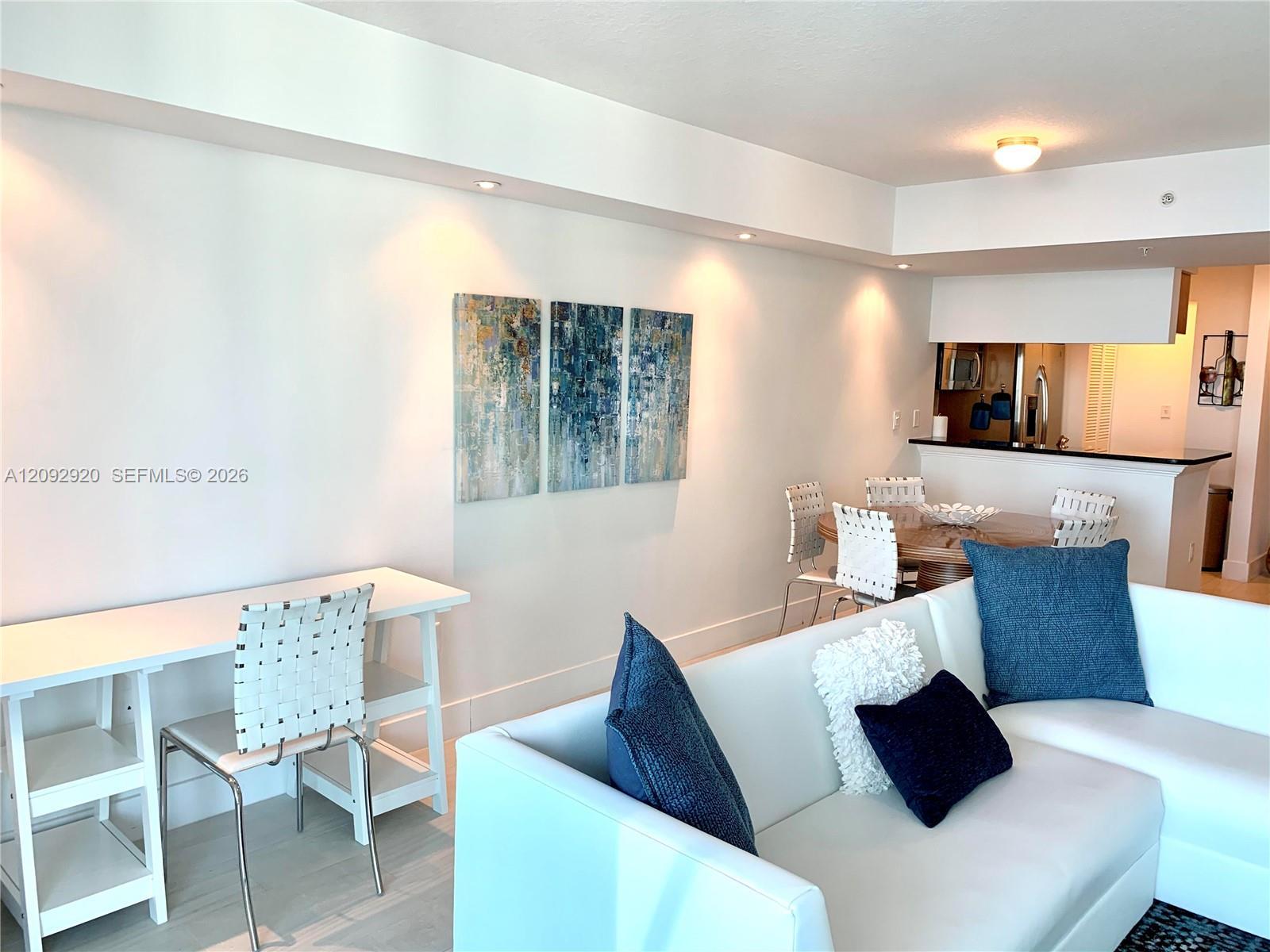 31 SE 5th St # 2806, Miami FL 33131 photo 3