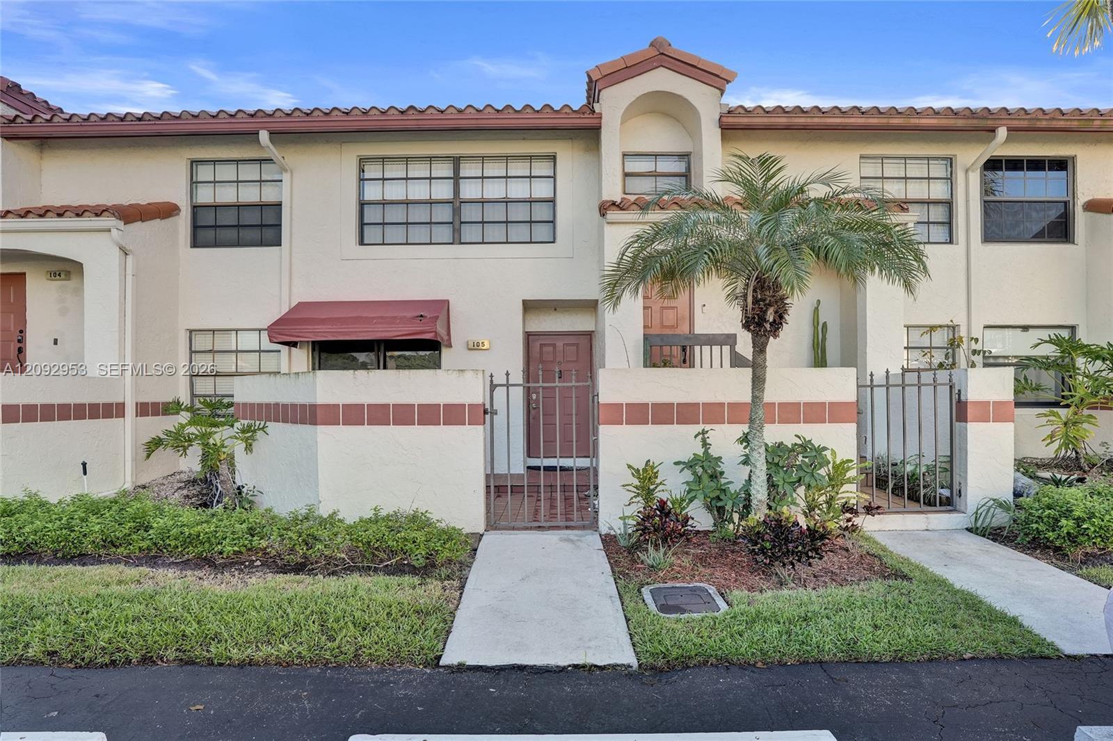 105 Liberty Ct, Deerfield Beach FL 33442
