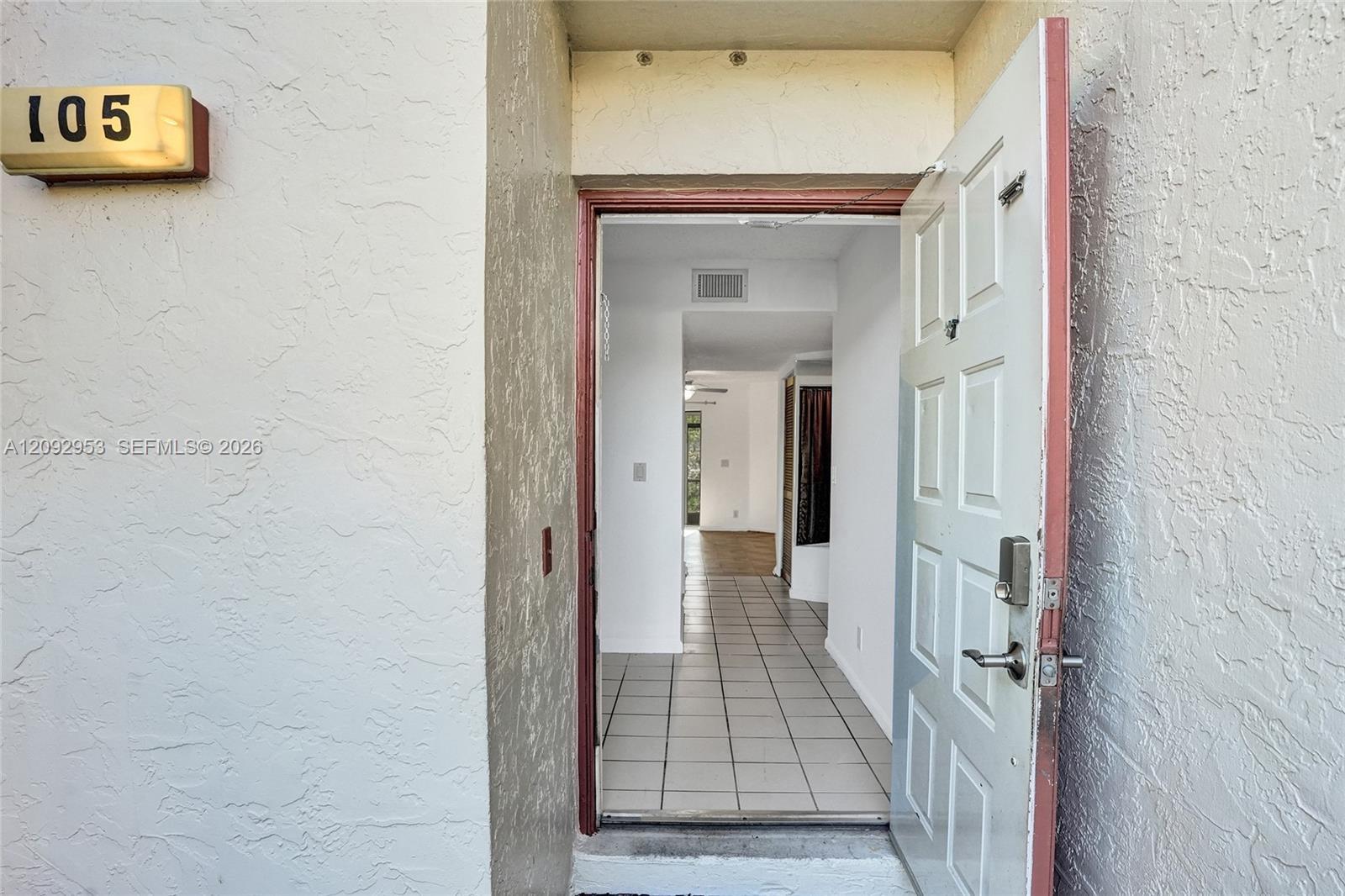 105 Liberty Ct, Deerfield Beach FL 33442 photo 4