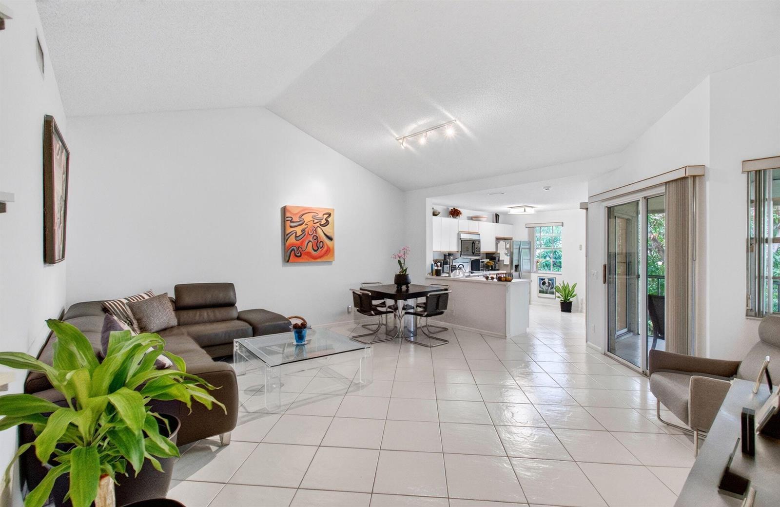 6737 Via Regina, Boca Raton FL 33433