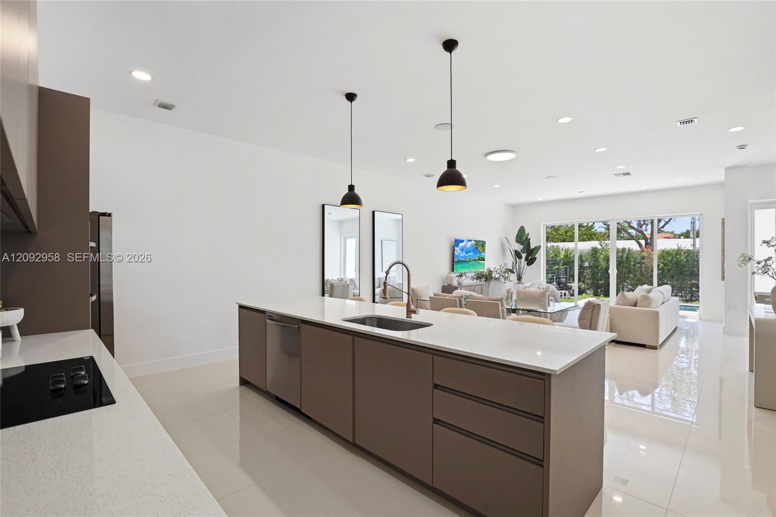 1805 NE 13 ST, Fort Lauderdale FL 33304 photo 2
