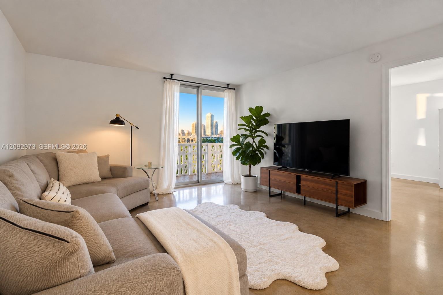 1020 Meridian Ave # 816, Miami Beach FL 33139