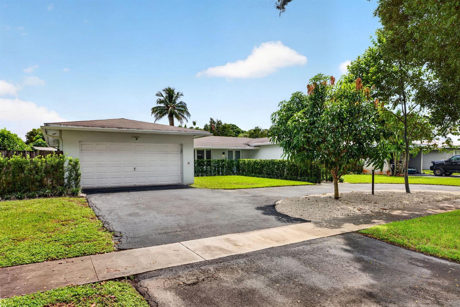 410 SW 55TH Terrace, Plantation FL 33317 photo 2