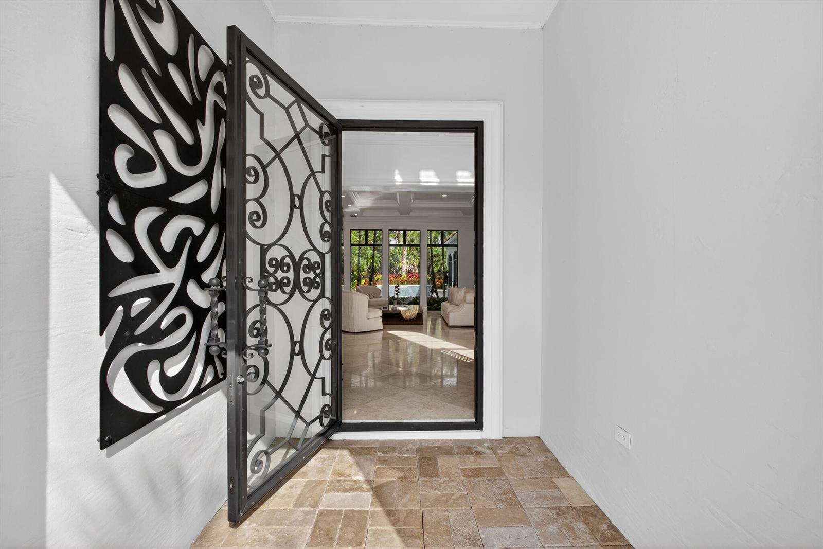 213 Via Palacio, Palm Beach Gardens FL 33418 photo 4