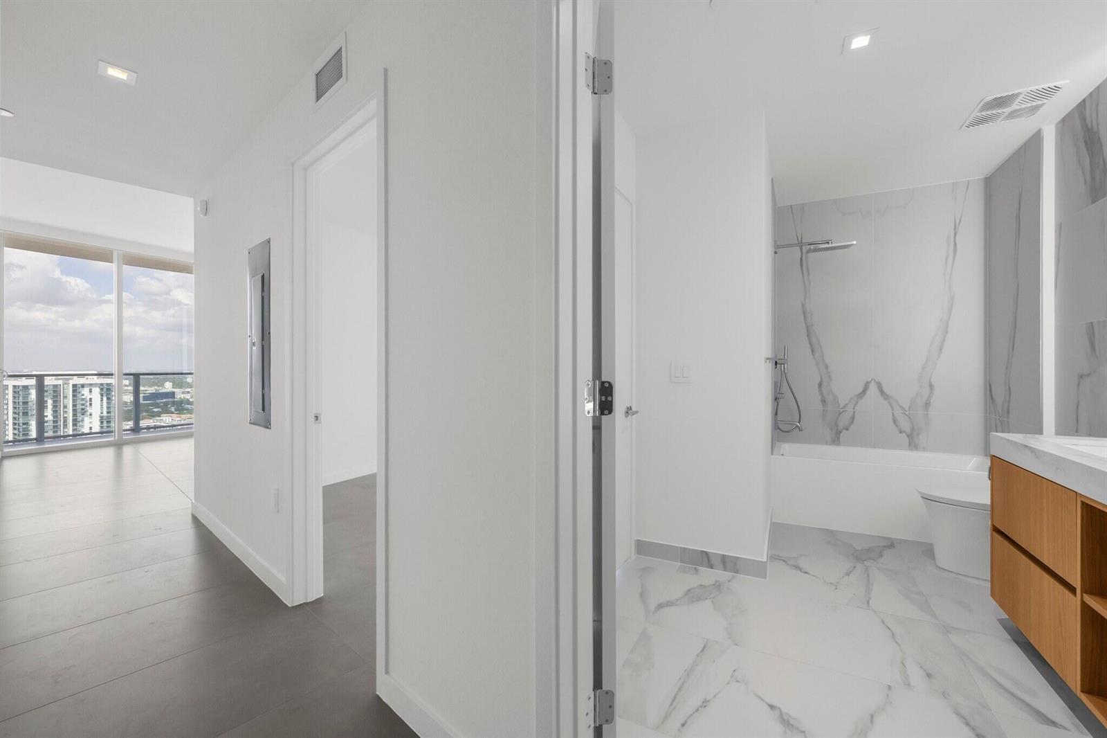 1400 Biscayne Boulevard # 3607, Miami FL 33132 photo 2
