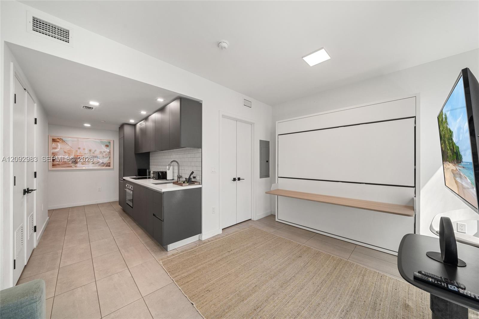 227 NE 2nd St # 1911, Miami FL 33132 photo 3