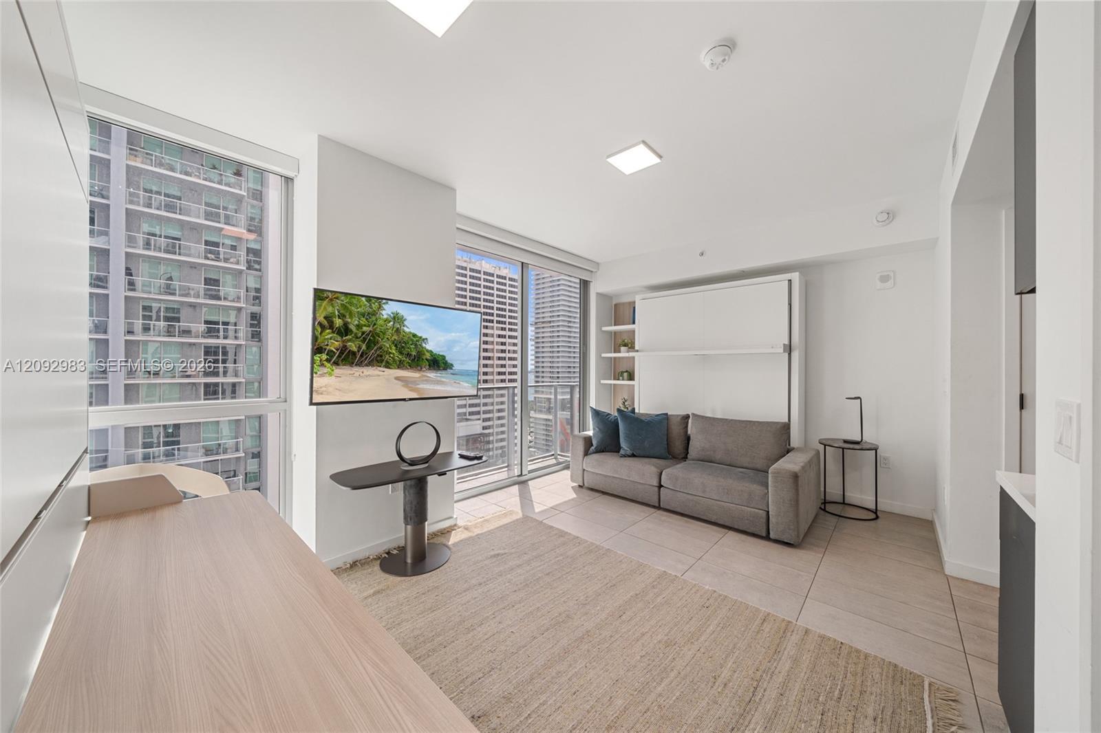 227 NE 2nd St # 1911, Miami FL 33132