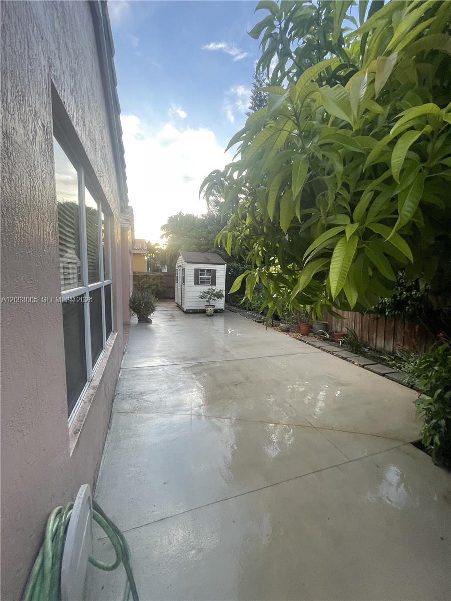 16125 SW 62nd Ter, Miami FL 33193 photo 2