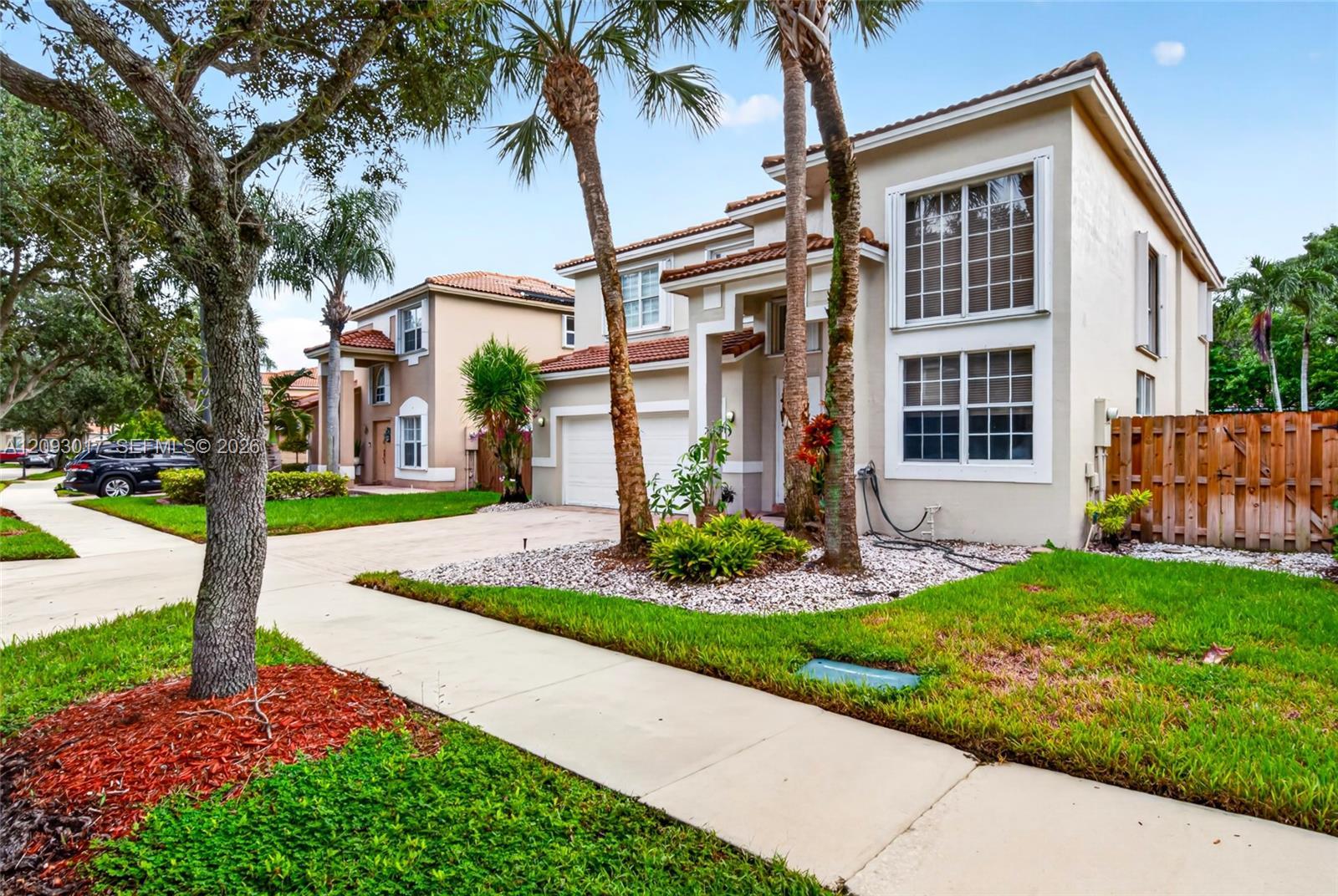 16424 Sapphire Pl, Weston FL 33331 photo 2