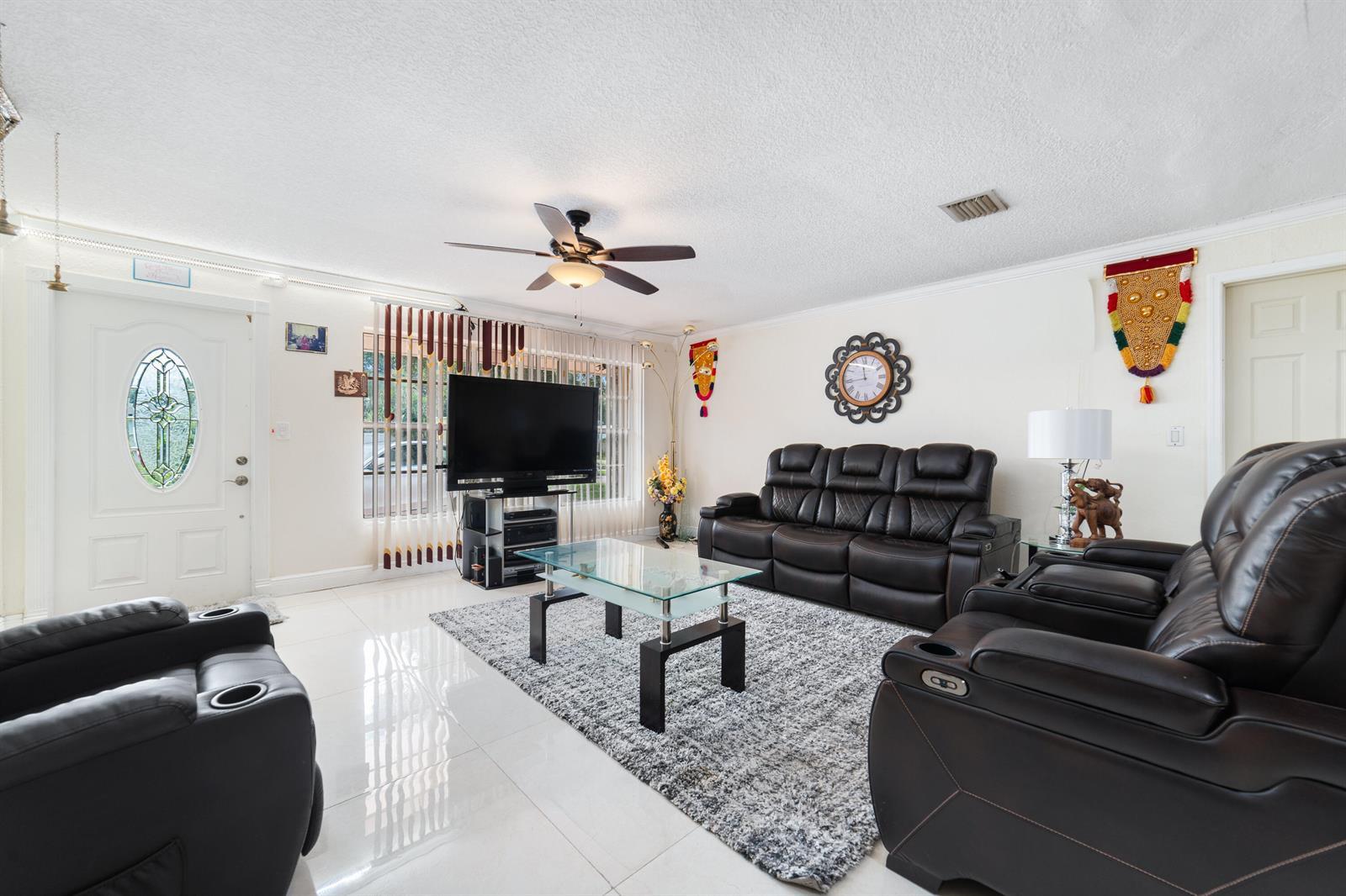 6635 Hope Street, Hollywood FL 33024 photo 2