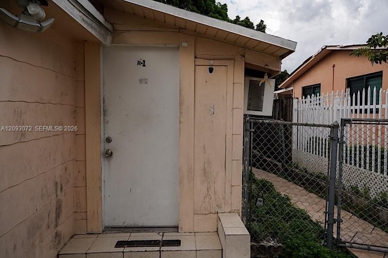 3438 SW 2nd St # R1, Miami FL 33135 photo 2