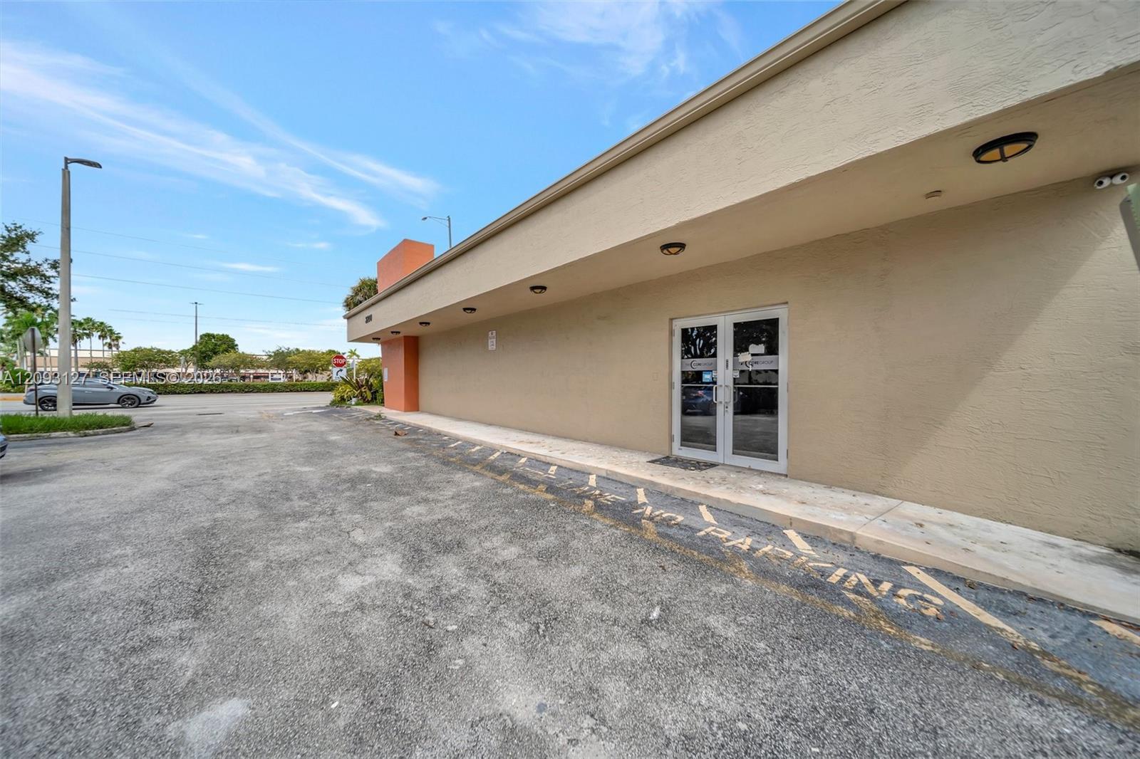 2200 N University Dr, Sunrise FL 33322 photo 4