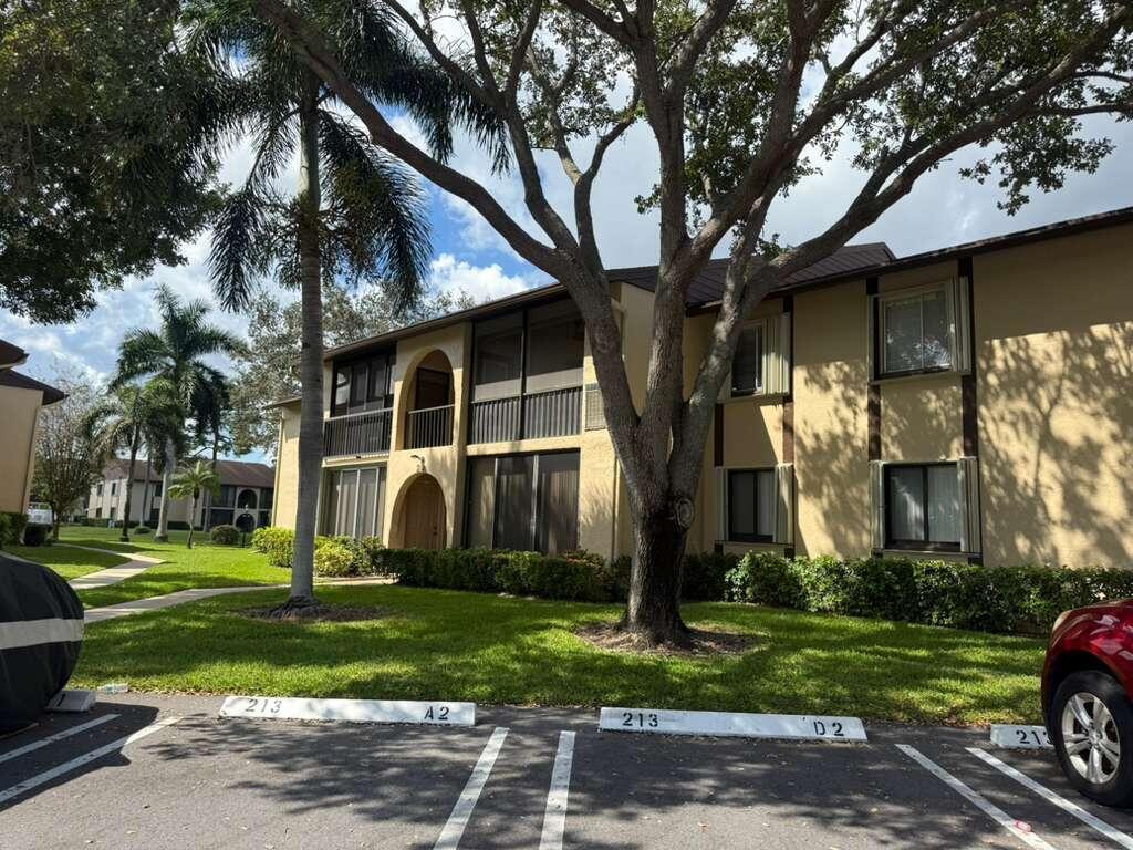 213 Pine HOV Circle, FL 33463