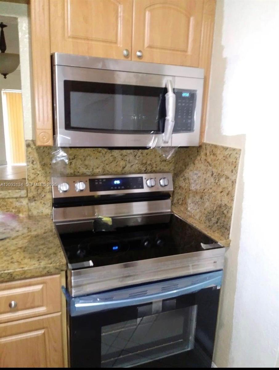 13900 Lake Placid Ct # A38, Miami Lakes FL 33014 photo 3