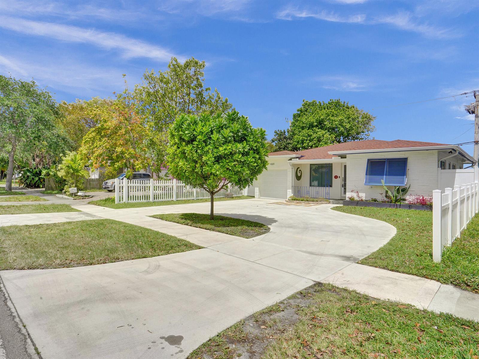 4309 JOHNSON Street, Hollywood FL 33021 photo 2