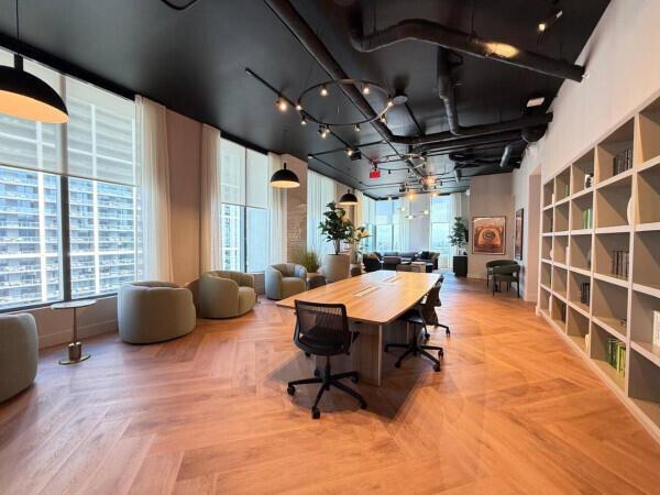 121 NE 5TH Street # 2309, Miami FL 33132 photo 2