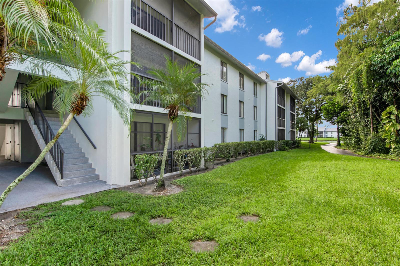 1009 GREEN PINE Boulevard # F3, West Palm Beach FL 33409 photo 2