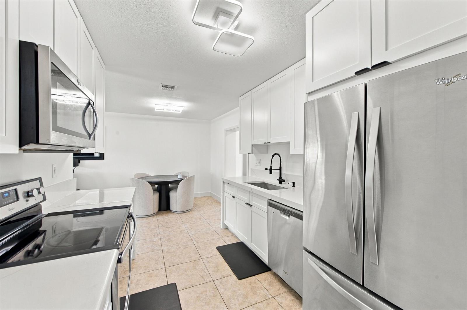 4999 SW 6TH Street, Margate FL 33068 photo 4