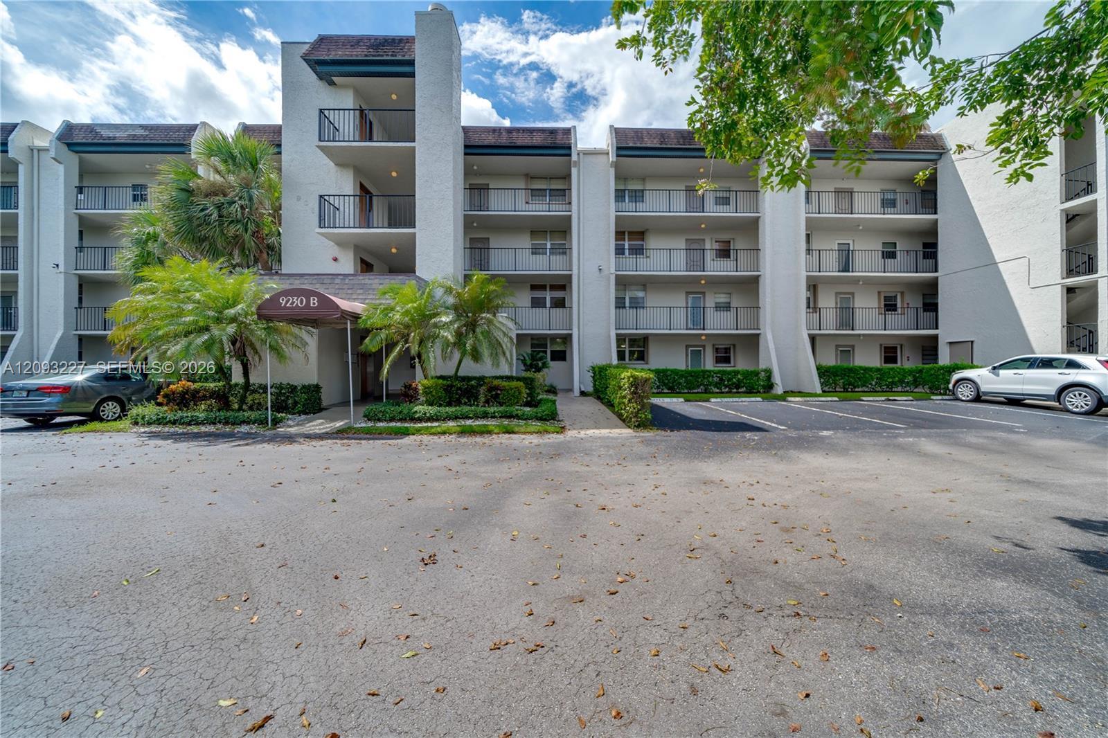 9230 Lagoon Pl # 111, Davie FL 33324