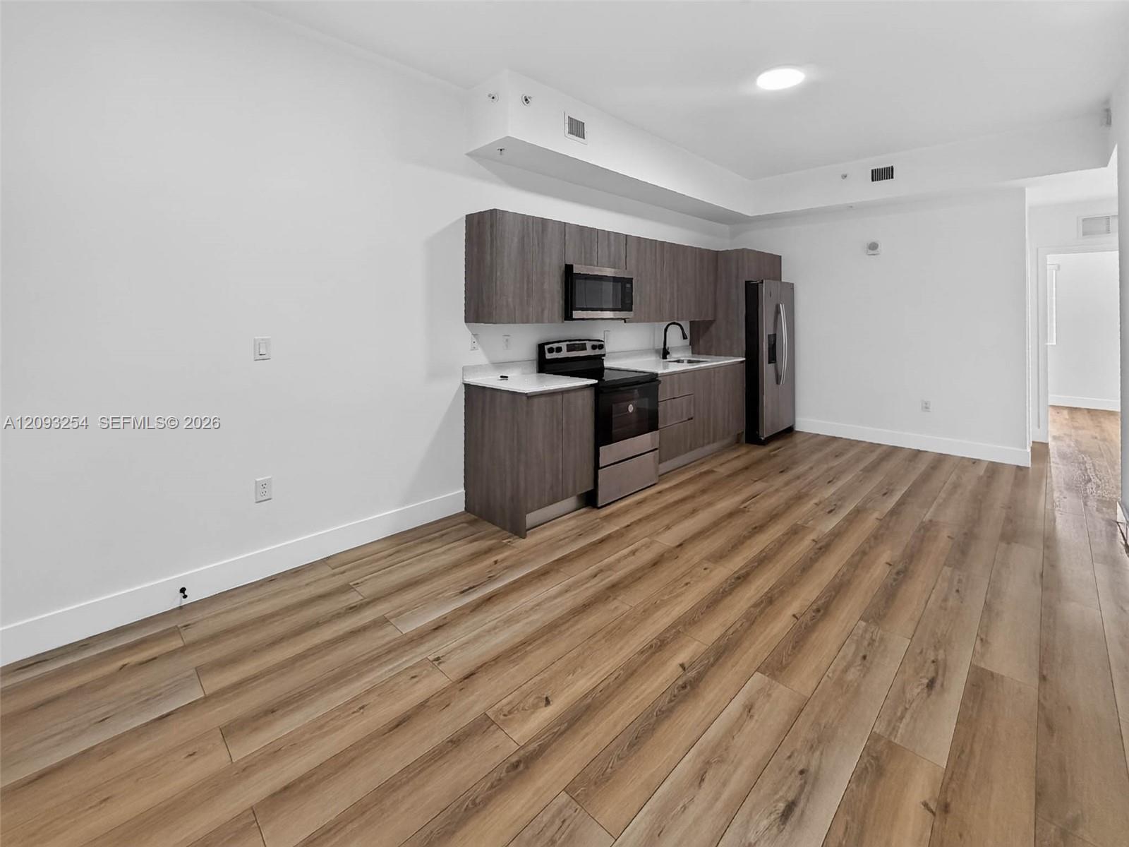 1534 NW 1st St # 202, Miami FL 33125 photo 2