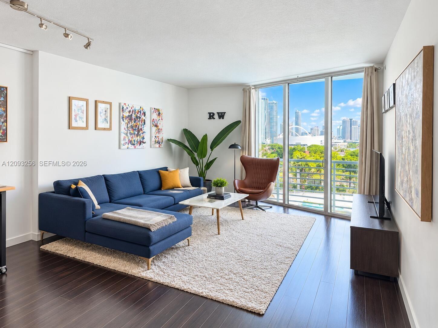 325 S Biscayne Blvd # 1424, Miami FL 33131