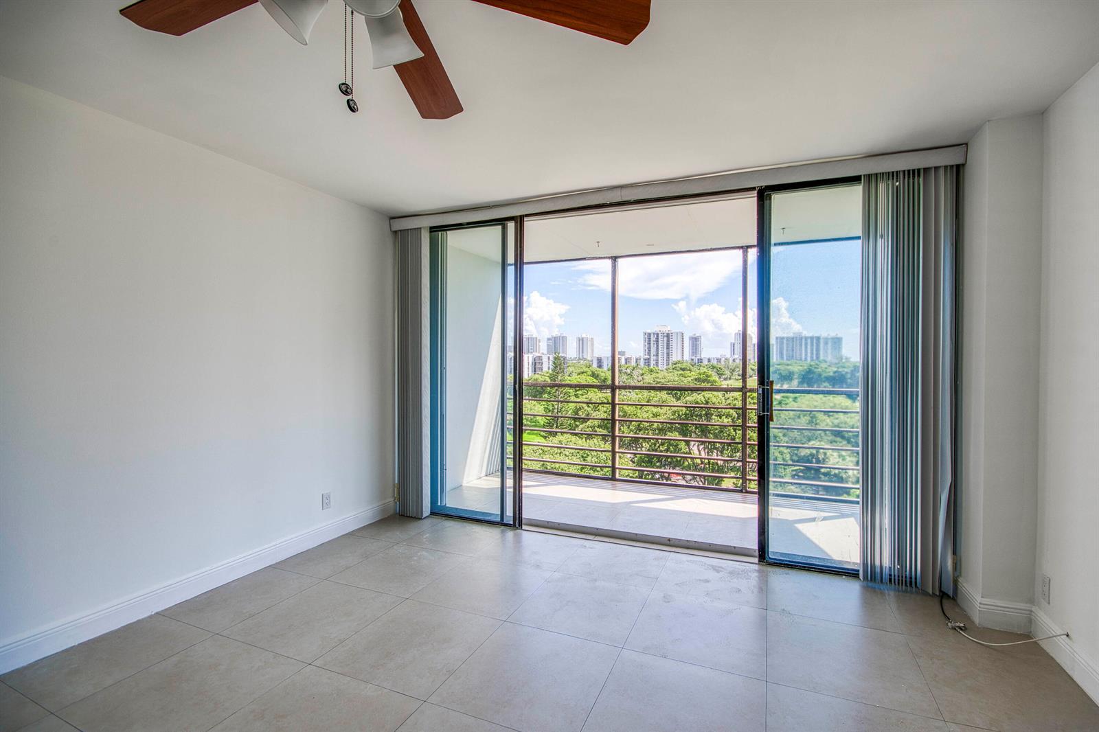 20400 W Country Club Drive # 809, Aventura FL 33180 photo 4