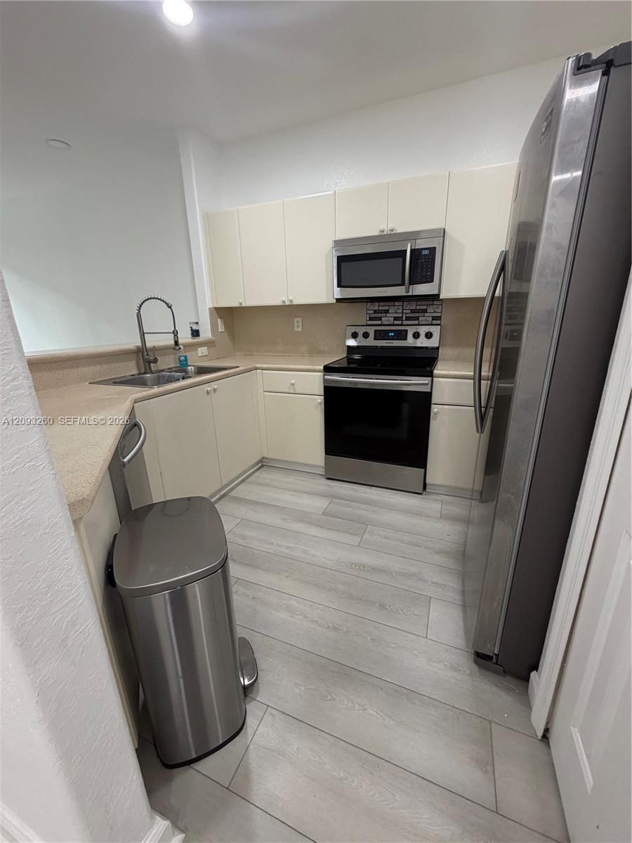 1432 SE 25th Ave, Homestead FL 33035 photo 5