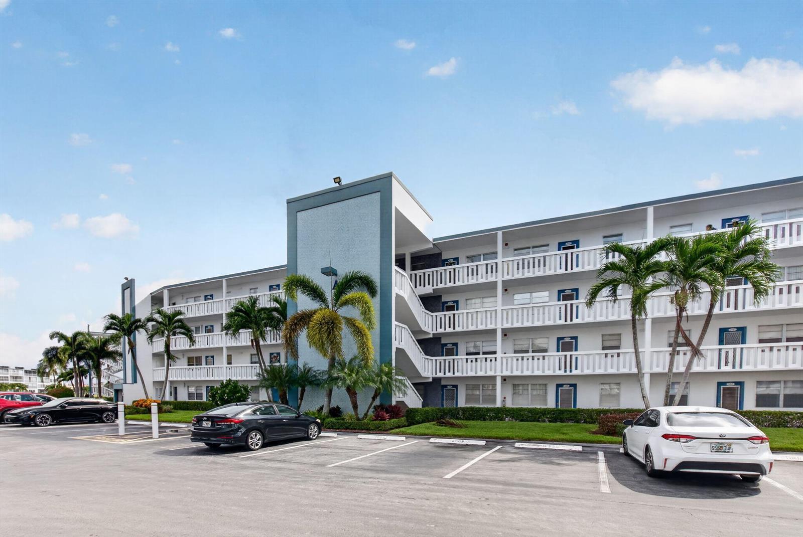 2008 EXETER A # 2008, Boca Raton FL 33434 photo 2