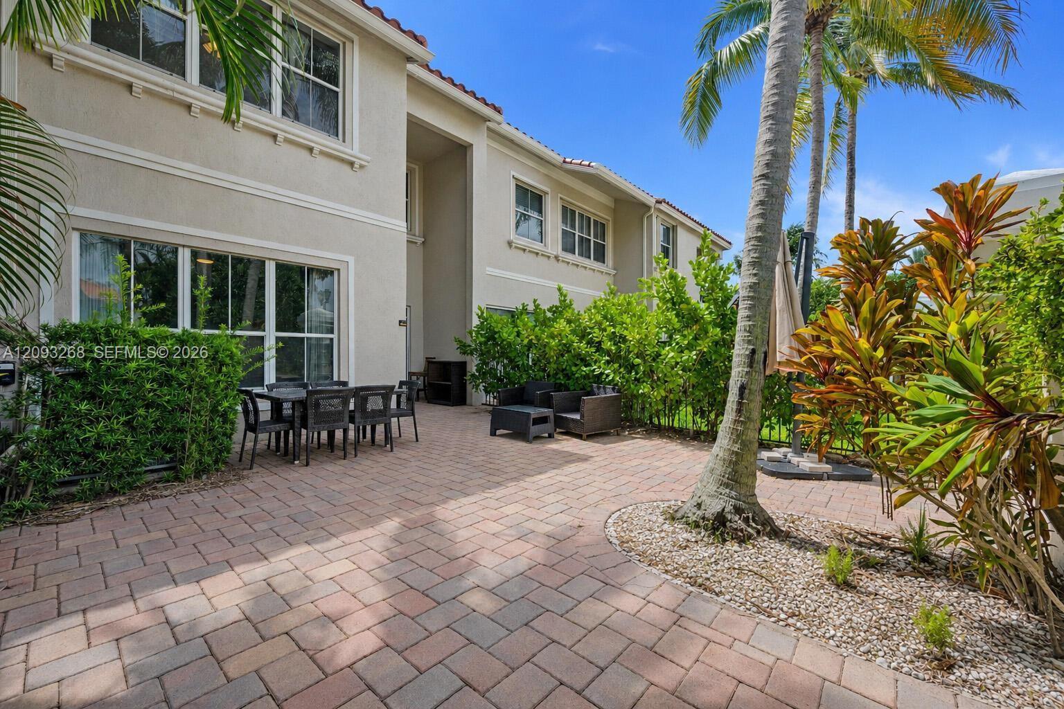 1384 W Harbor Vw W, Hollywood FL 33019 photo 5