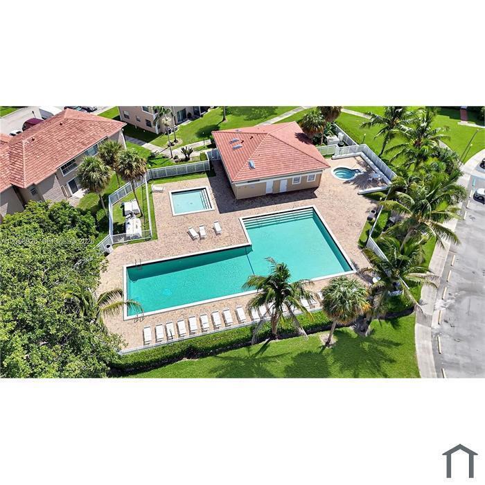 819 TWIN LAKES Drive # C, Coral Springs FL 33071 photo 2