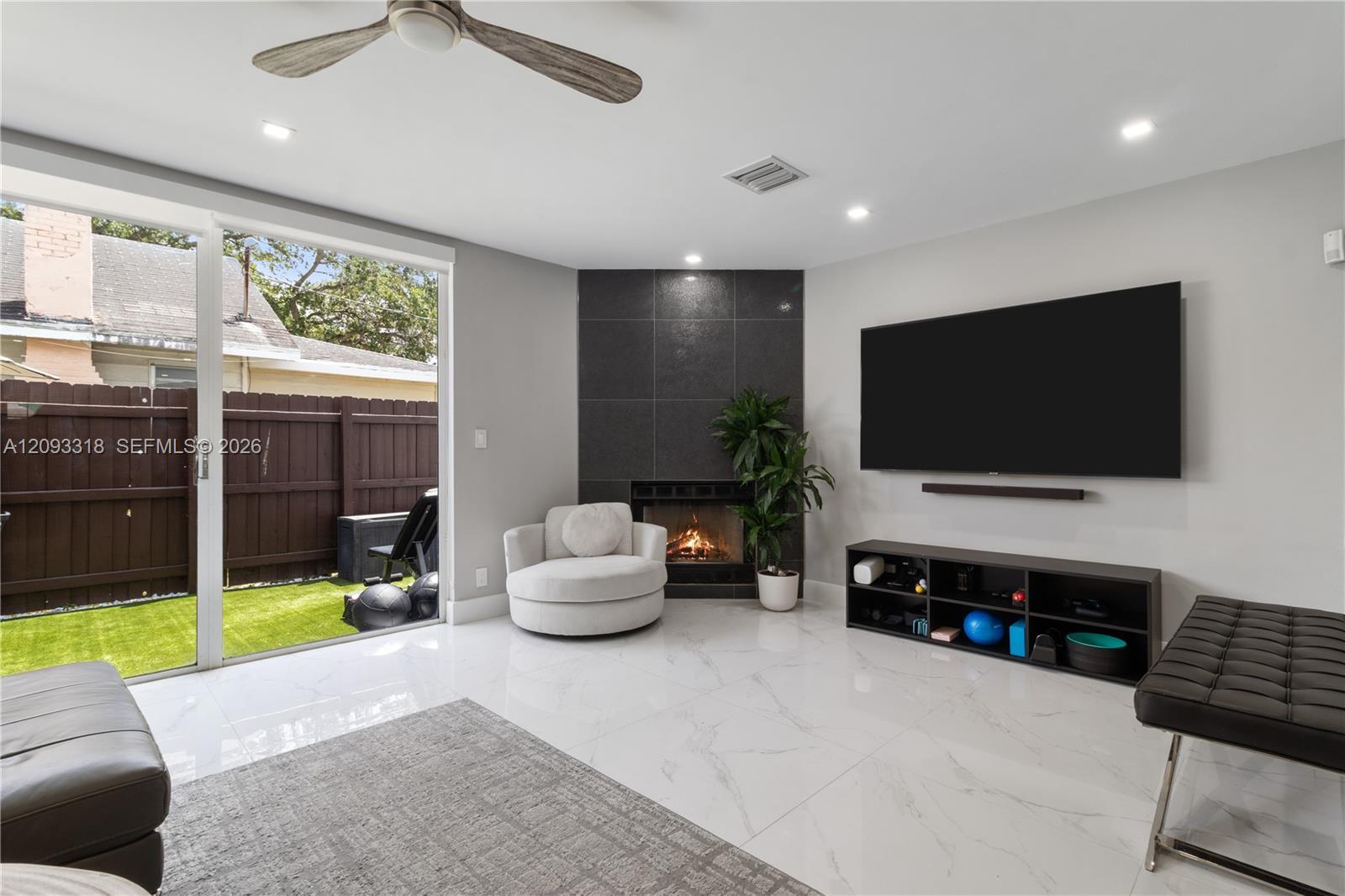 801 NE 1st St # 9, Fort Lauderdale FL 33301 photo 2