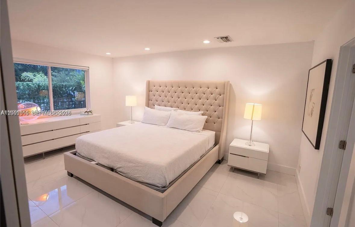 Hallandale Beach, FL 33009 photo 3