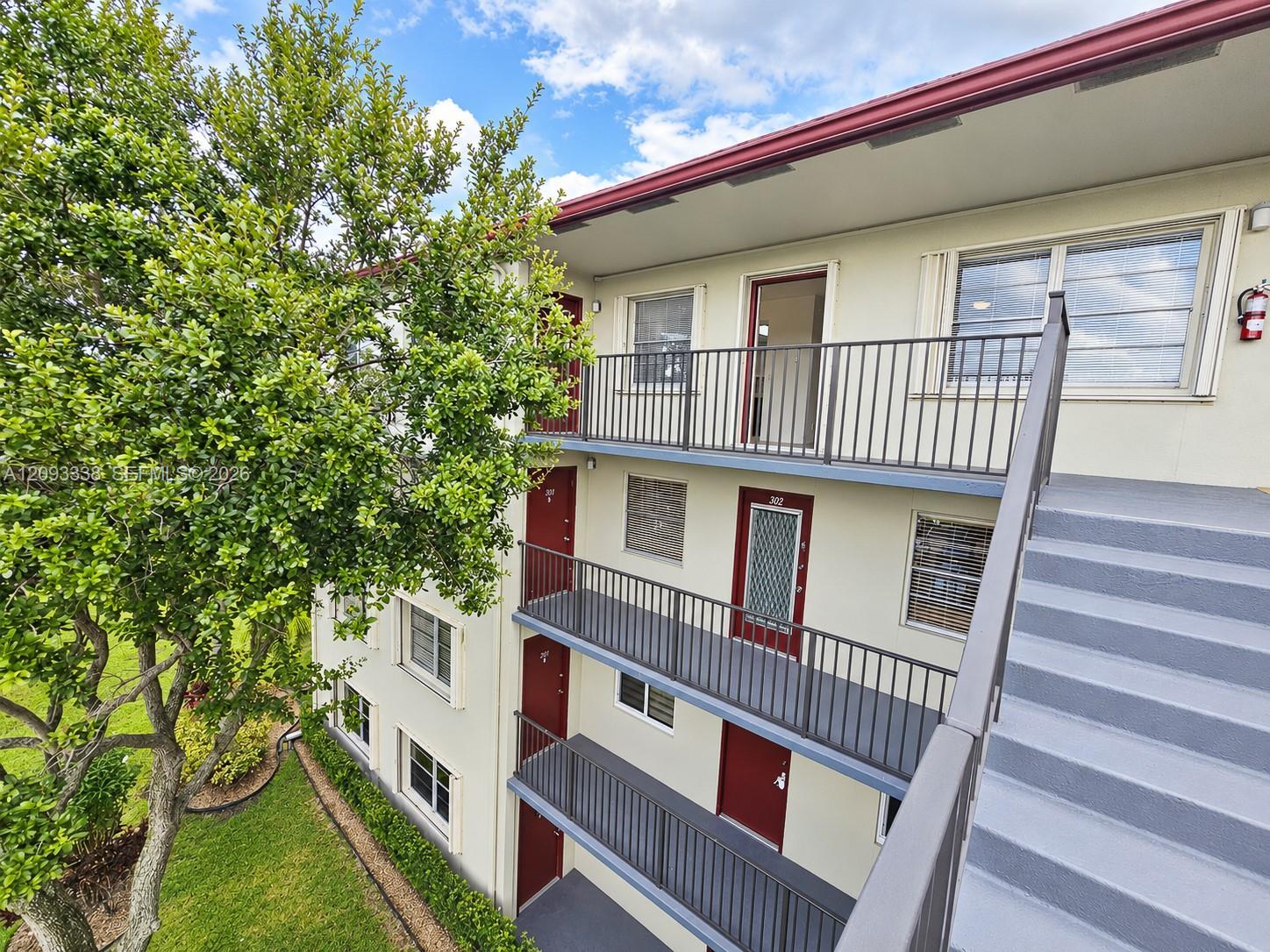 13250 SW 7th Ct # 402L, Pembroke Pines FL 33027 photo 2