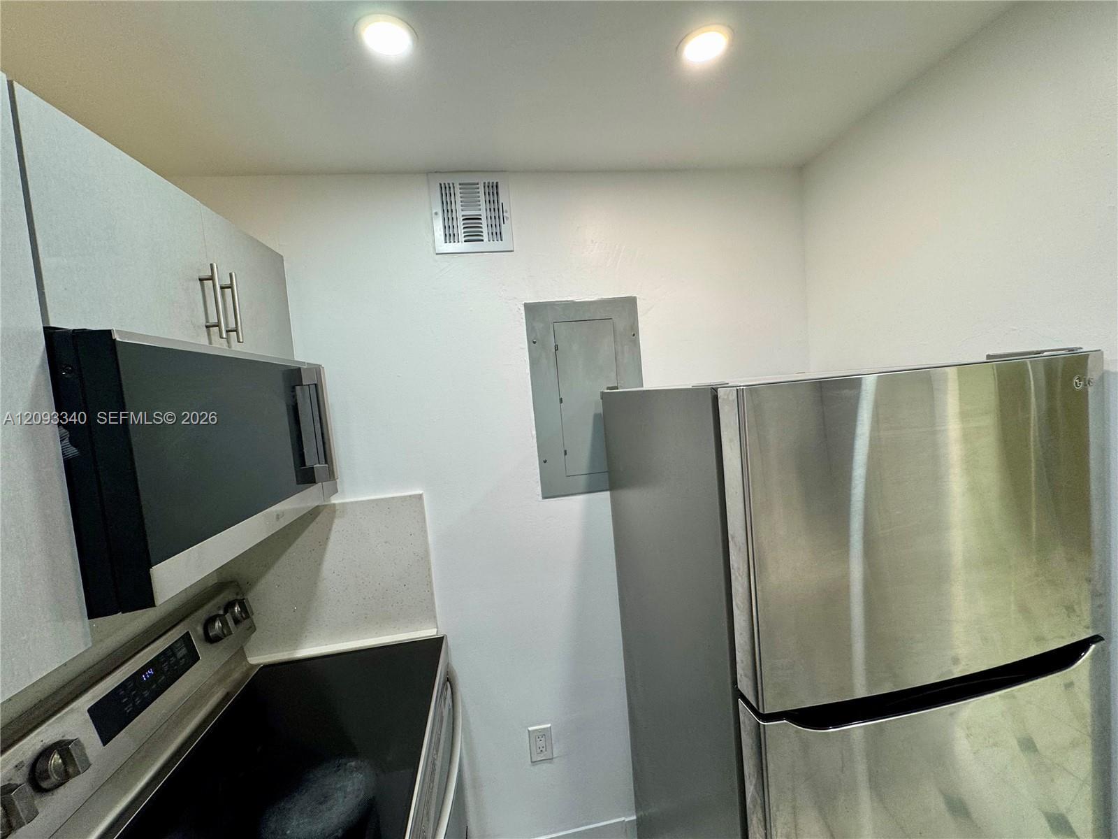 4675 W 18th Ct # 501, Hialeah FL 33012 photo 2