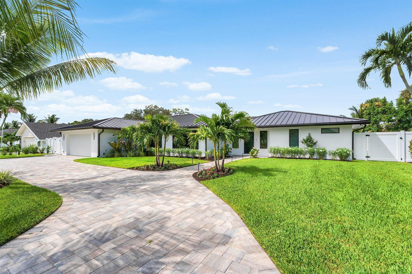 111 FAIRVIEW W, Tequesta FL 33469
