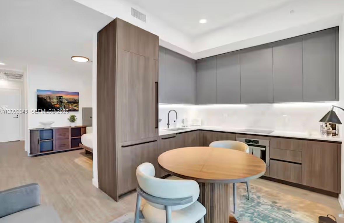 580 72nd St # 1905, Miami Beach FL 33141 photo 5