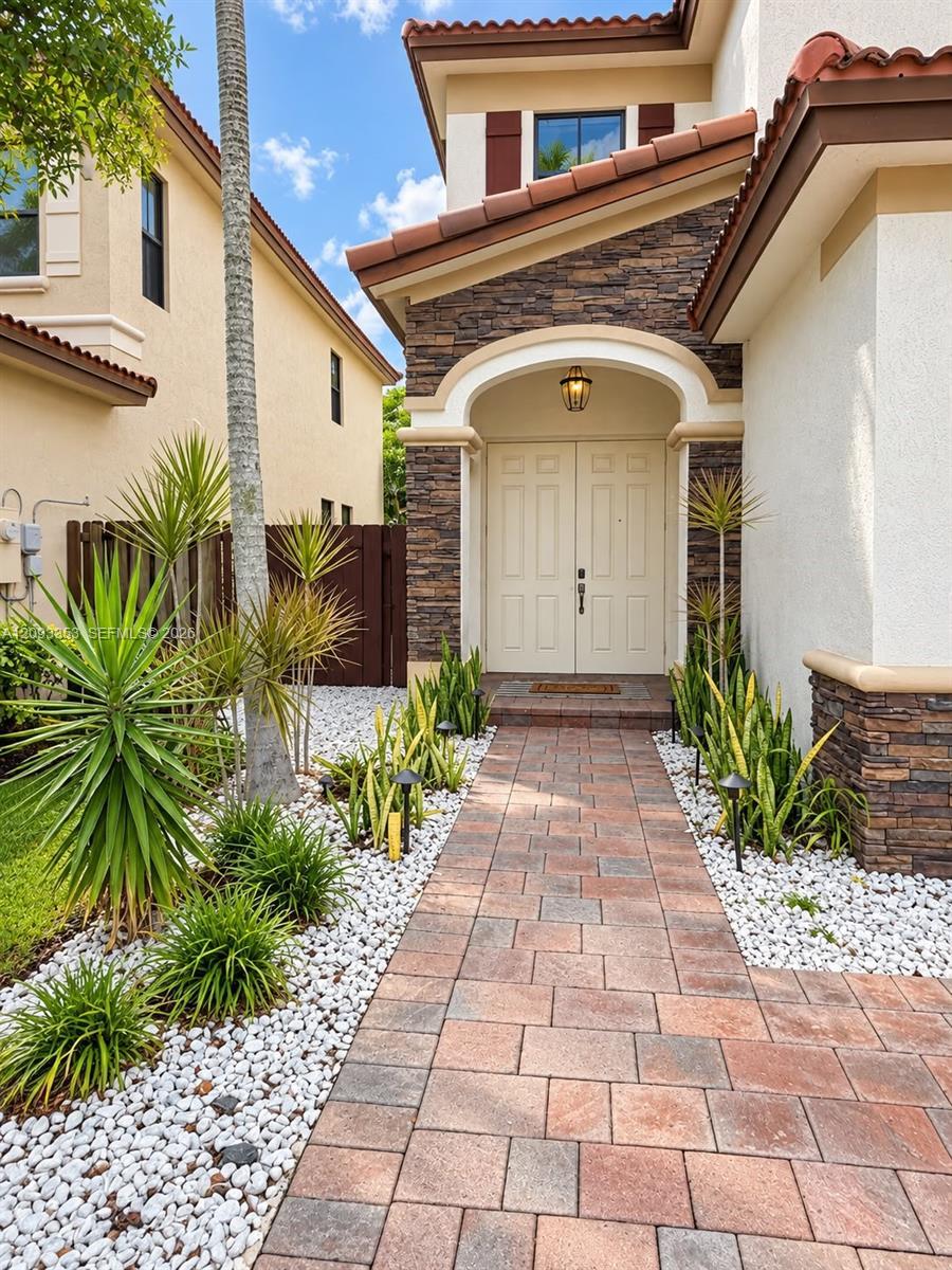 8830 NW 101st Pl, Doral FL 33178 photo 3