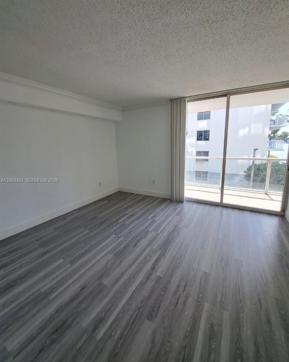 5085 NW 7th St # 403, Miami FL 33126 photo 5