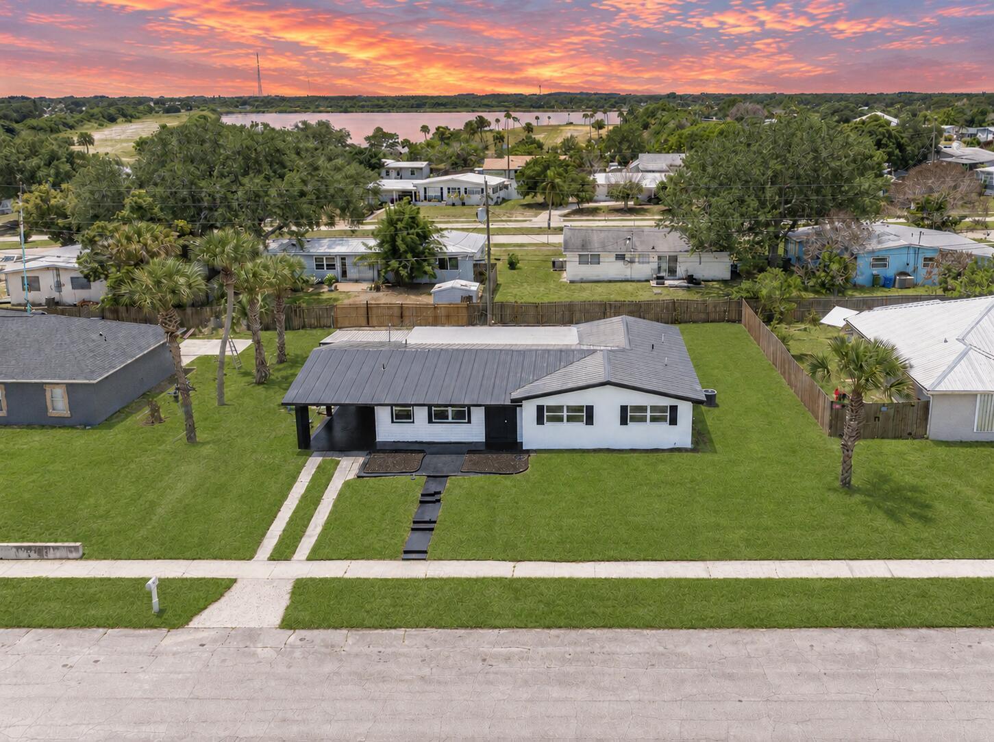 375 Manly Avenue, Sebastian FL 32958 photo 2