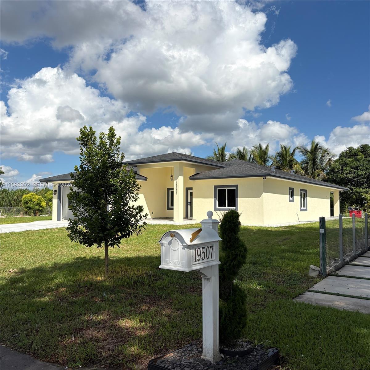 19527 SW 325th Ln, Homestead FL 33030 photo 4