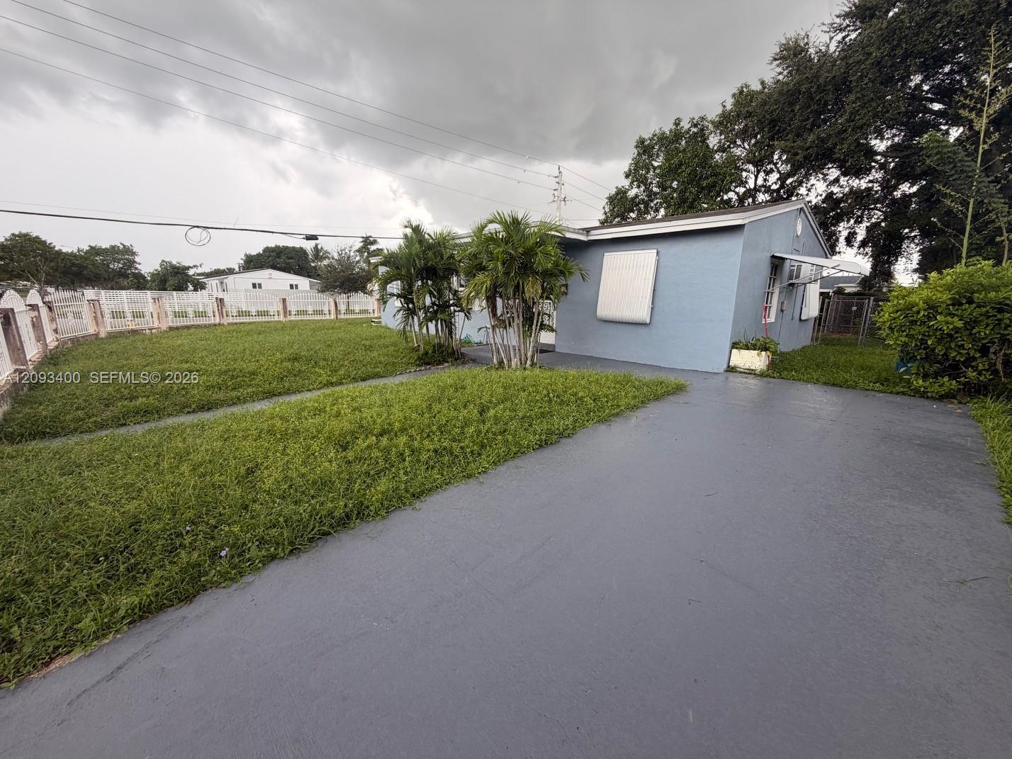 16000 NW 17th Ct, Miami Gardens FL 33054 photo 2