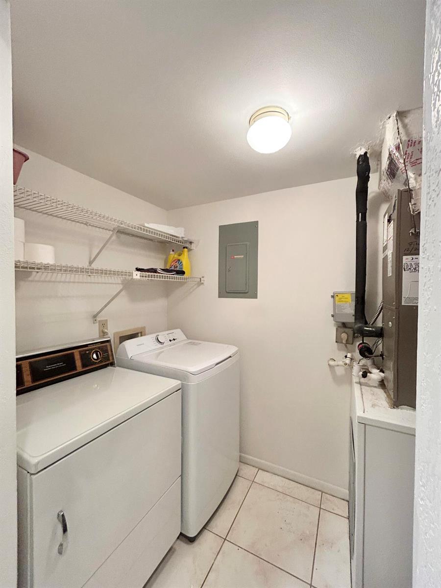 435 Pine Glen Lane # 2, FL 33463 photo 4