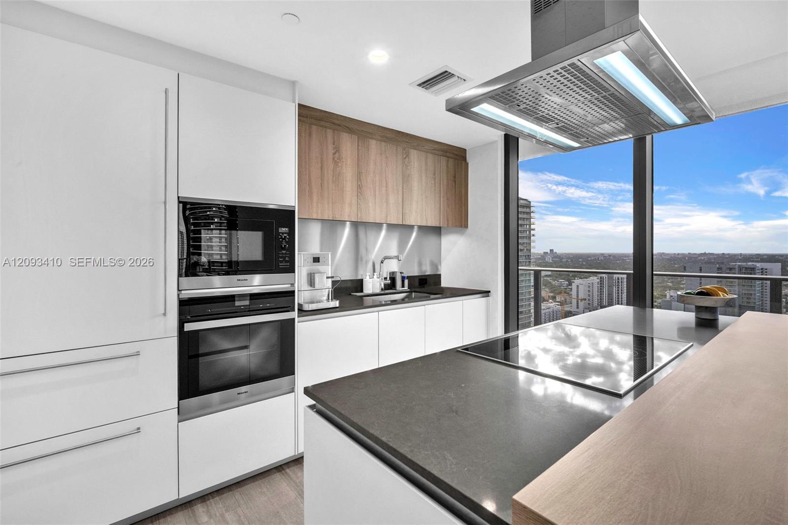 1000 Brickell Plz # 3112, Miami FL 33131 photo 2