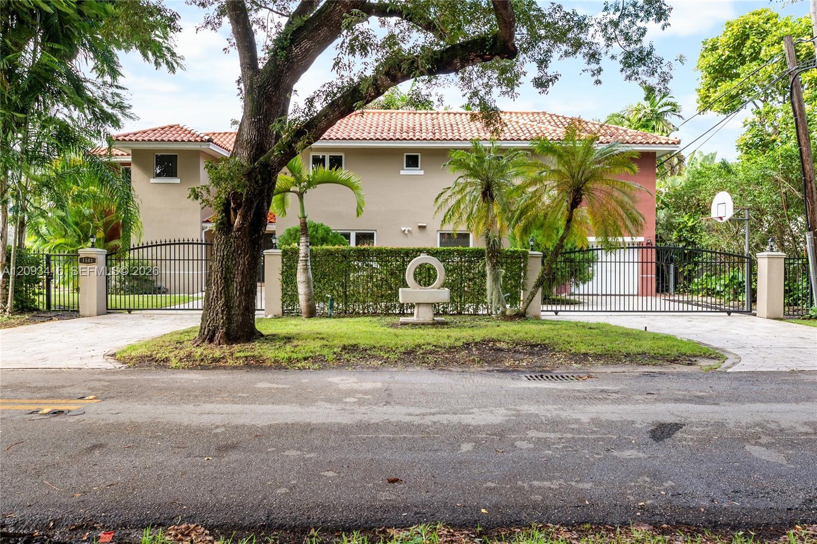 1543 Dorado Ave, Coral Gables FL 33146 photo 2