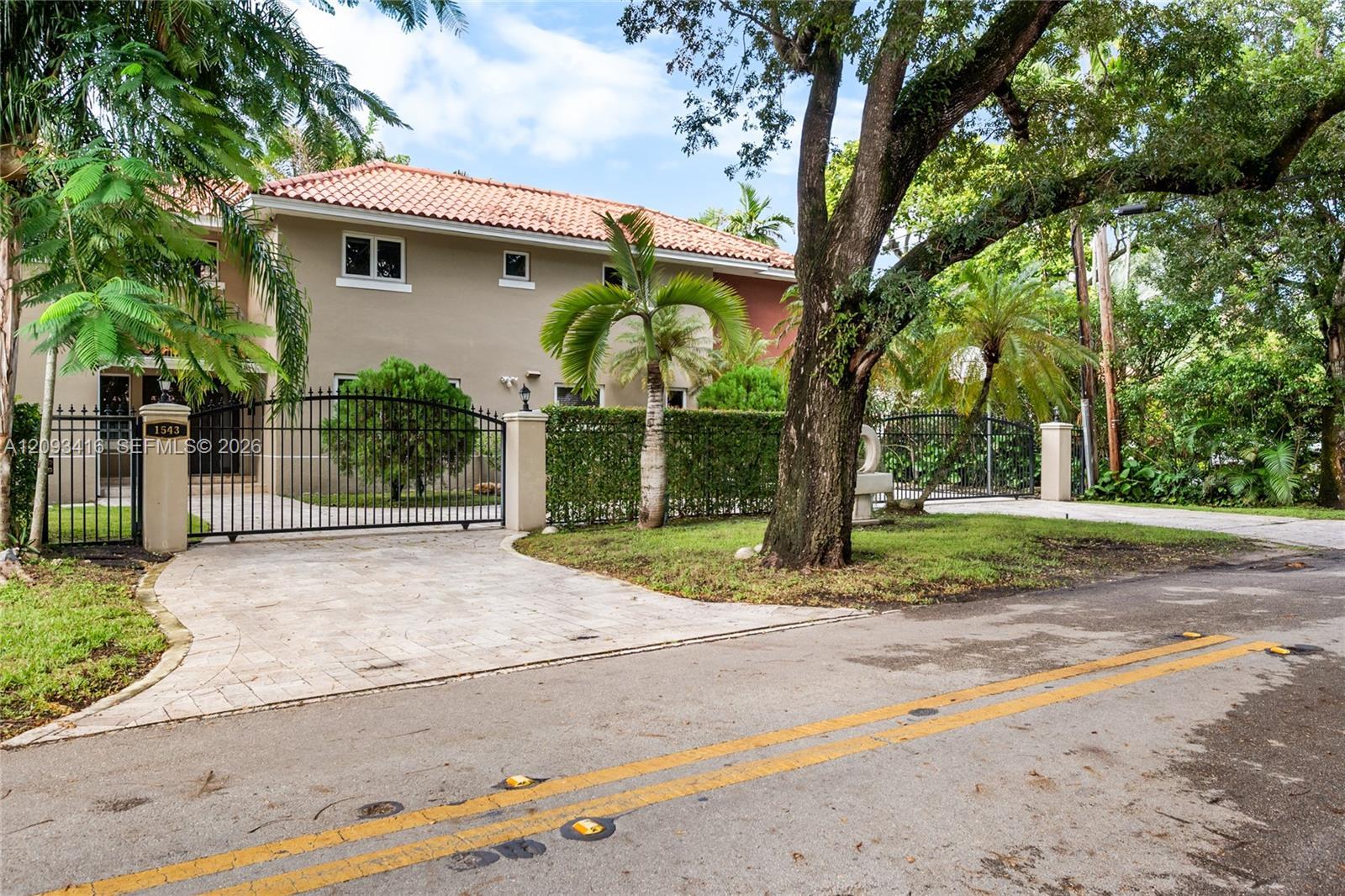 1543 Dorado Ave, Coral Gables FL 33146 photo 3