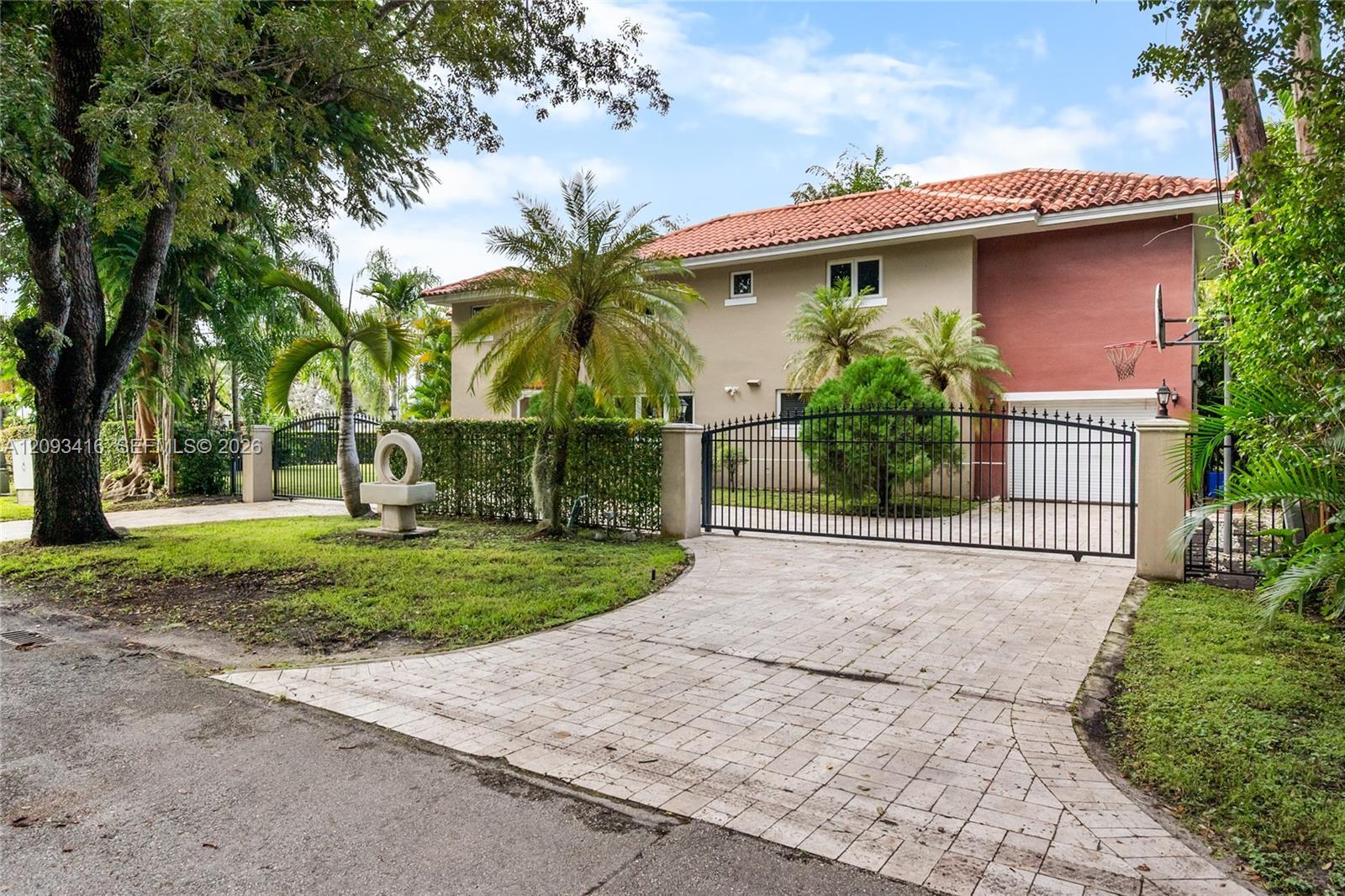 1543 Dorado Ave, Coral Gables FL 33146 photo 4