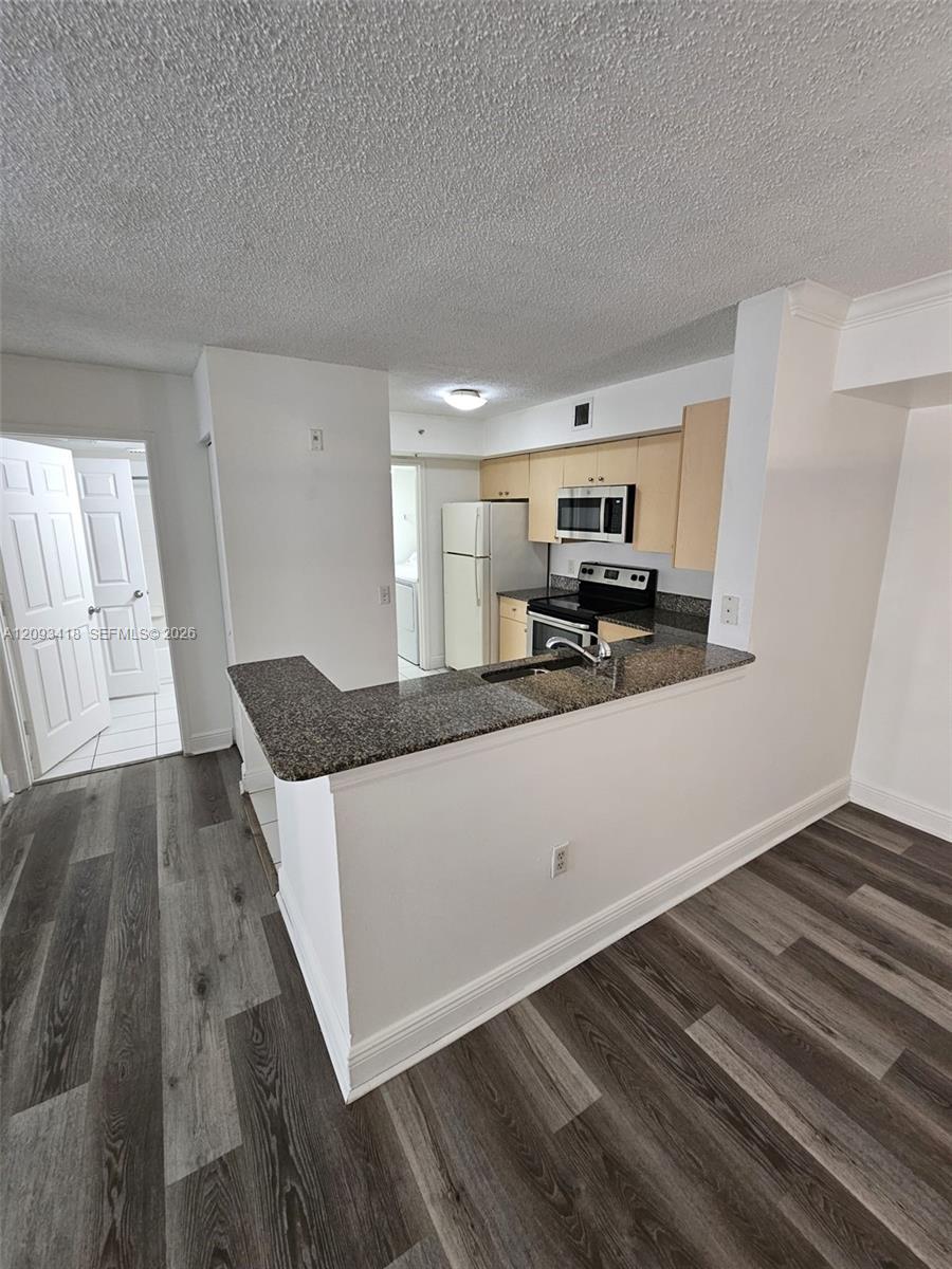 2451 Centergate Dr # 204, Miramar FL 33025 photo 4