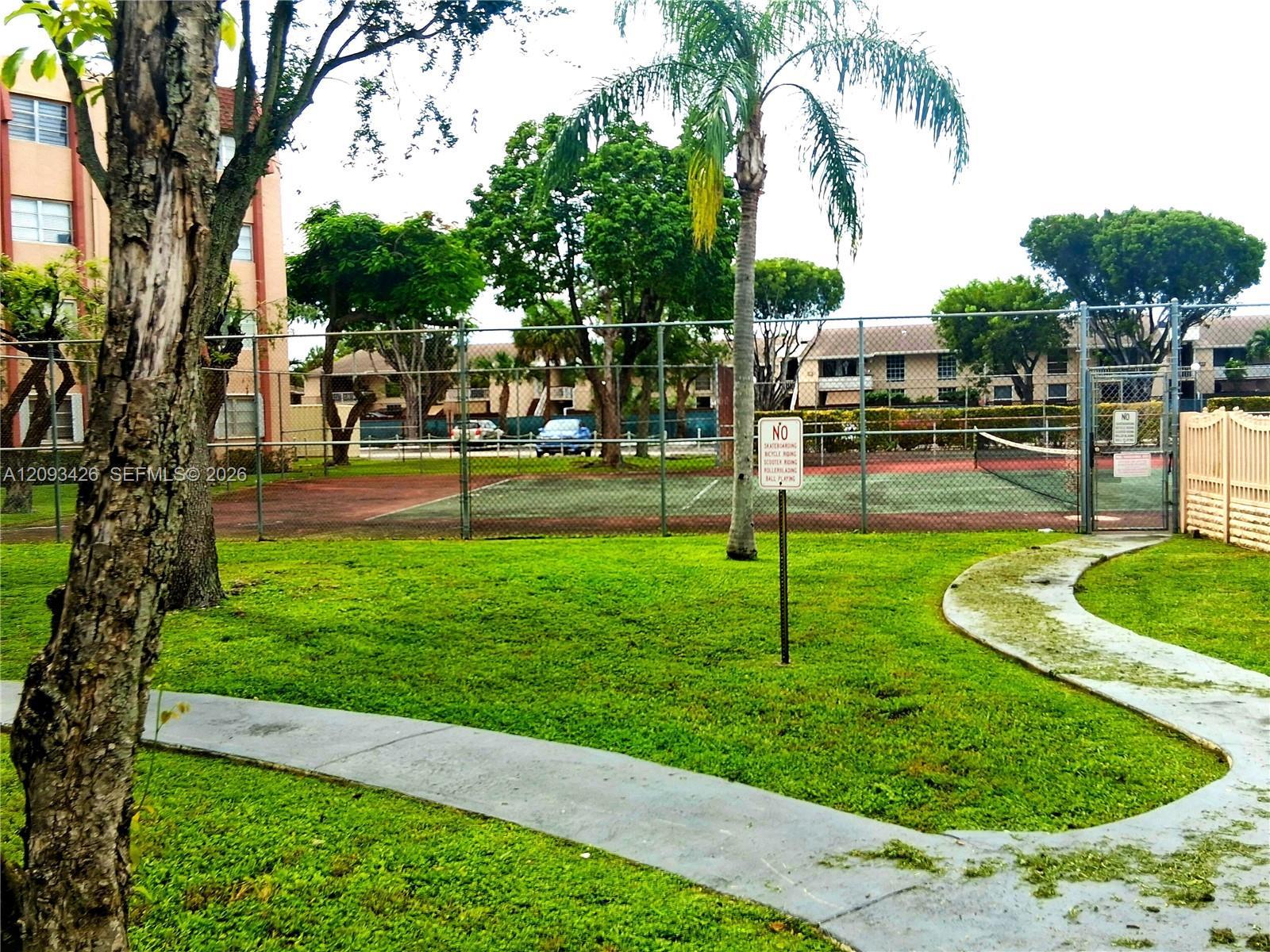 13715 Kendale Lakes Cir # 107, Miami FL 33183 photo 3